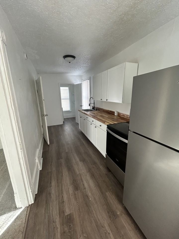 2228 Tulip St #B - Photo 4 of 16