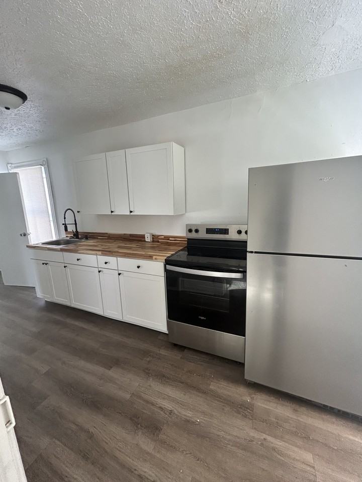 2228 Tulip St #B - Photo 5 of 16