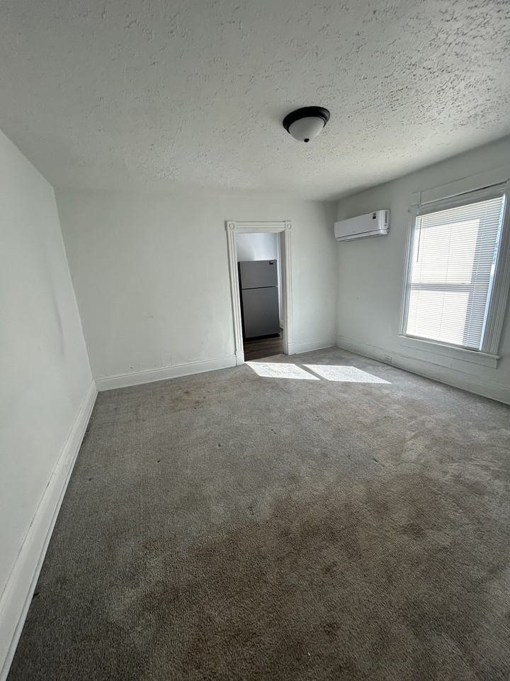 2228 Tulip St #B - Photo 6 of 16