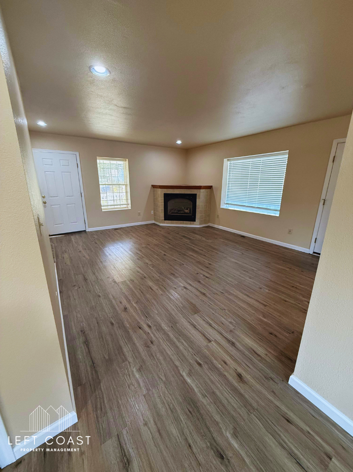 6314 Sw Harbor Ave #1 - Photo 3 of 10