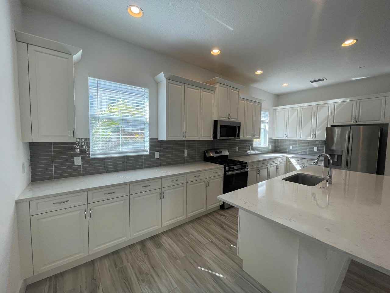 8086 Hobbes Way - Photo 5 of 33