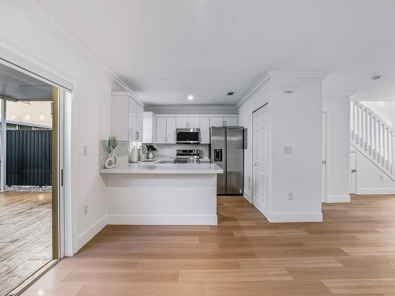 11475 Nw 94th Pl #3 - Photo 4 of 22