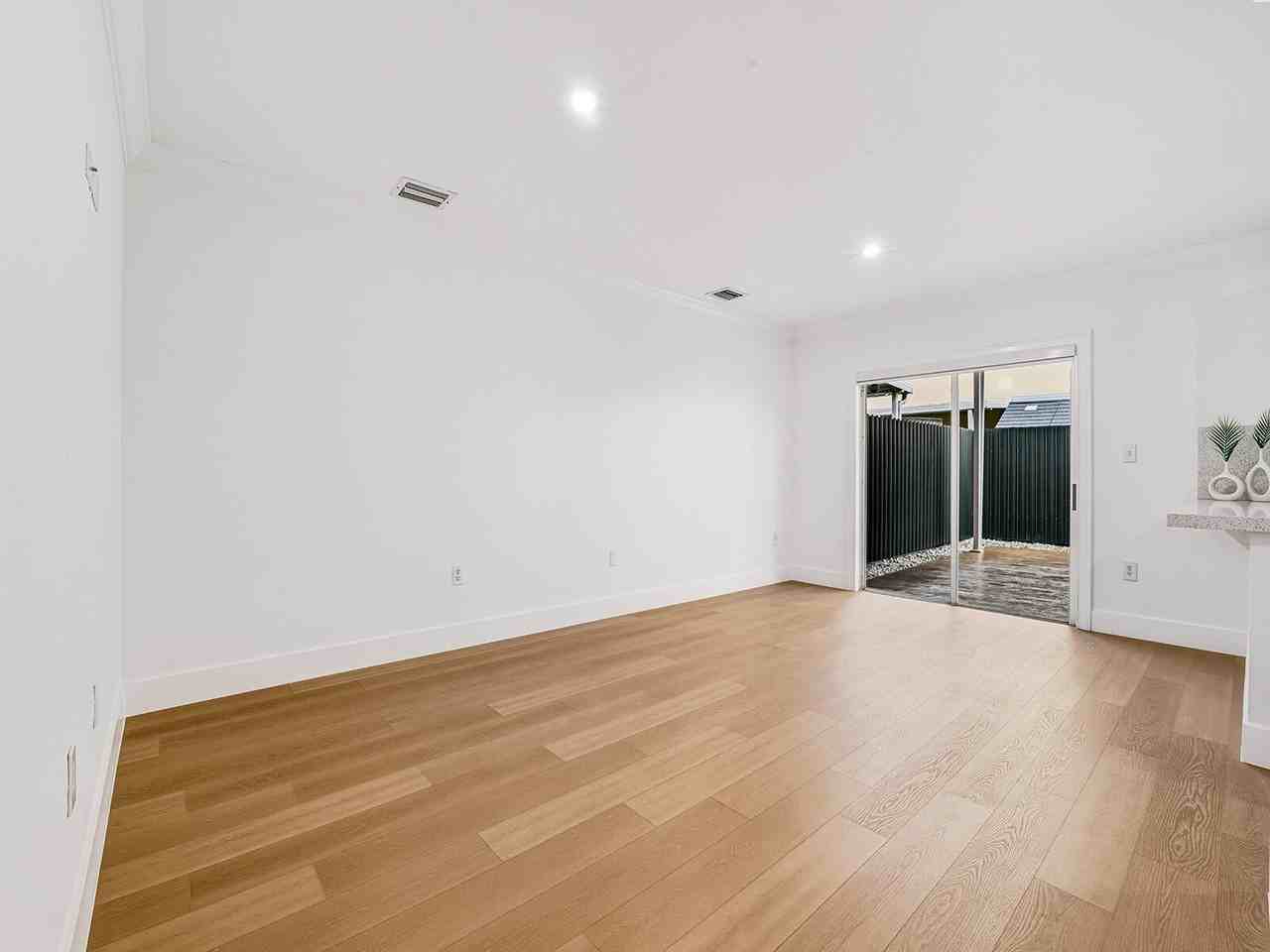 11475 Nw 94th Pl #3 - Photo 7 of 22