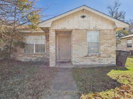 featured image of 824 San Saba Dr #1