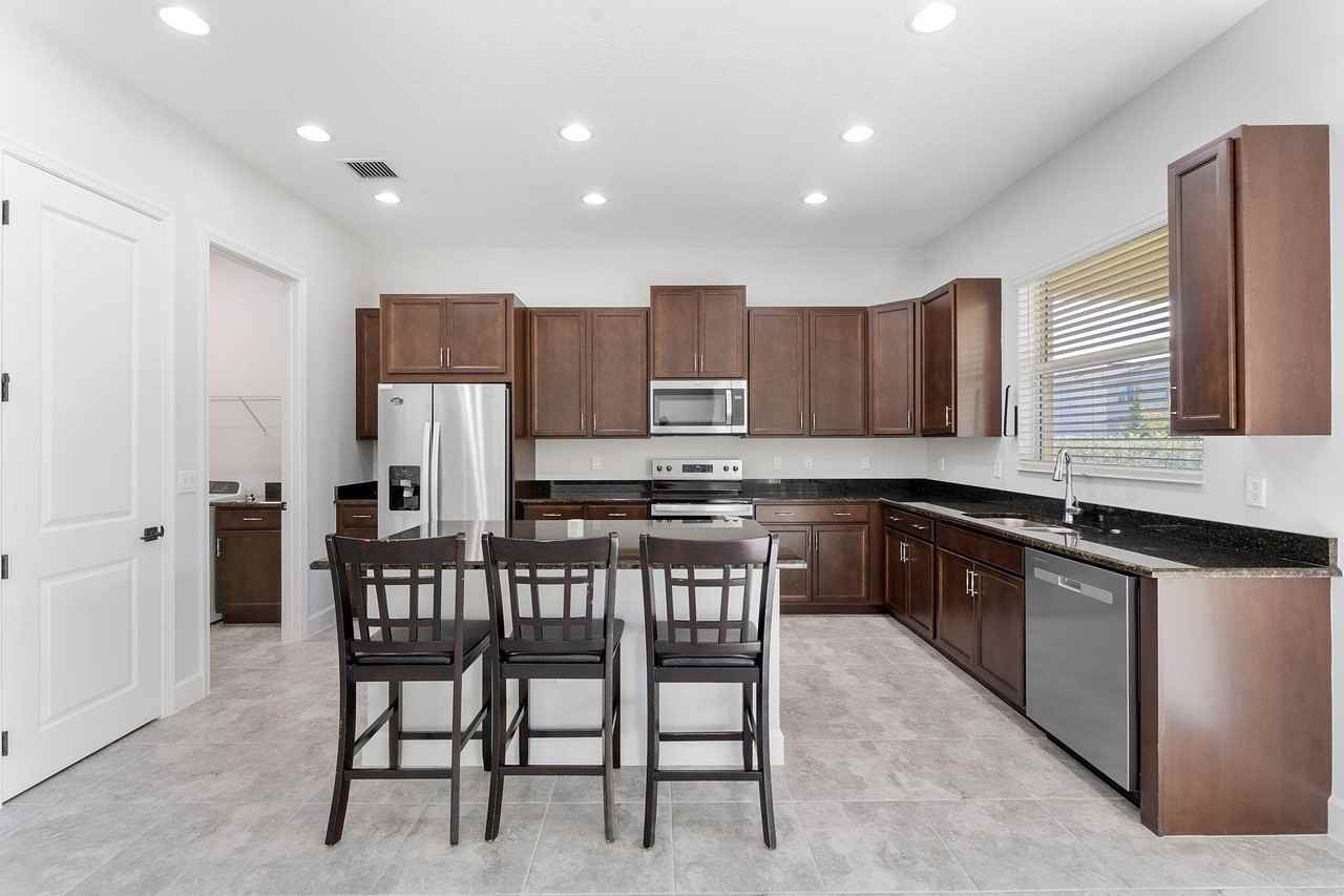 5747 Shore Pine Pl - Photo 7 of 34