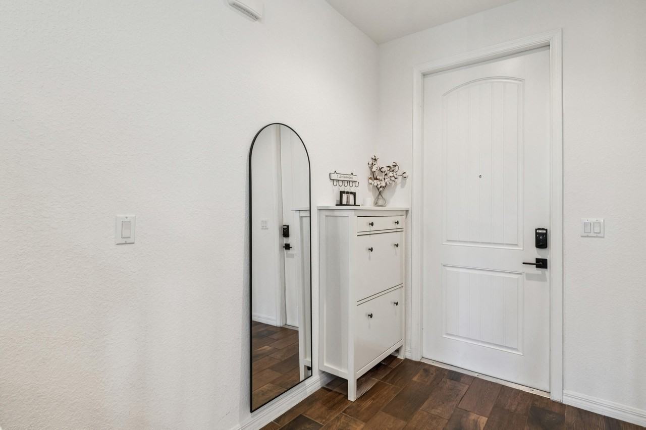 1169 Sepia Ln - Photo 5 of 32