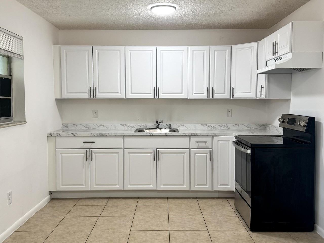 3072 Martin Ave - Photo 3 of 7