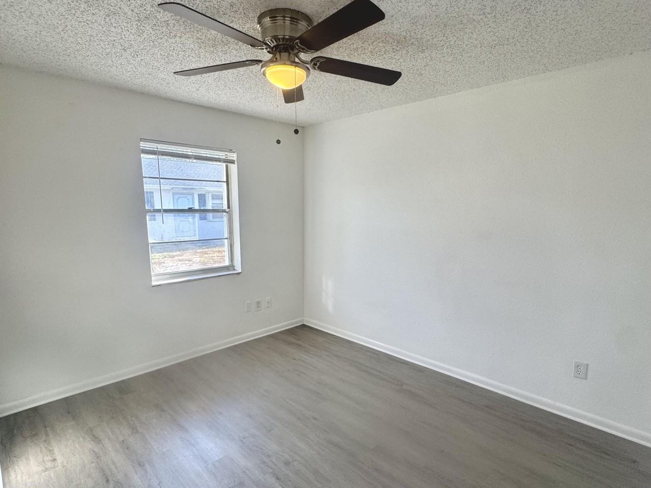 3072 Martin Ave - Photo 6 of 7