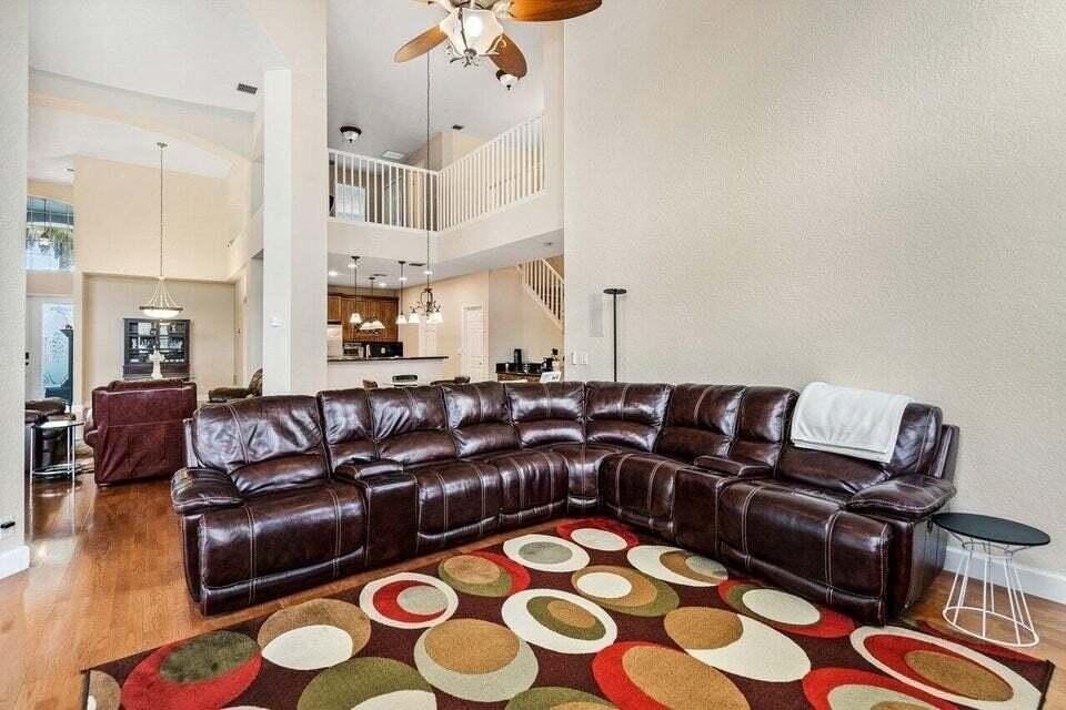 12437 Antille Dr - Photo 5 of 28