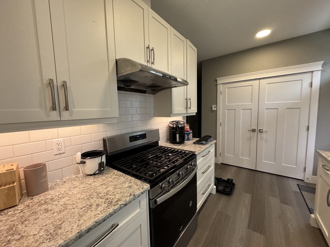 643 Lambert Ave #2 - Photo 3 of 9