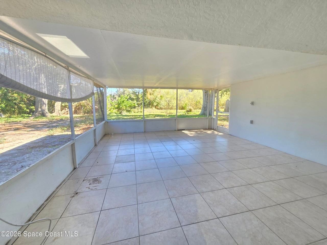 771 Onyx Dr Ne #1 - Photo 4 of 9