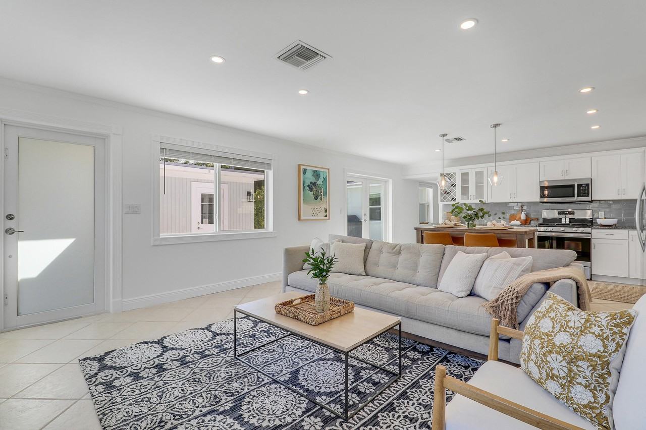 615 Westwind Dr - Photo 3 of 30