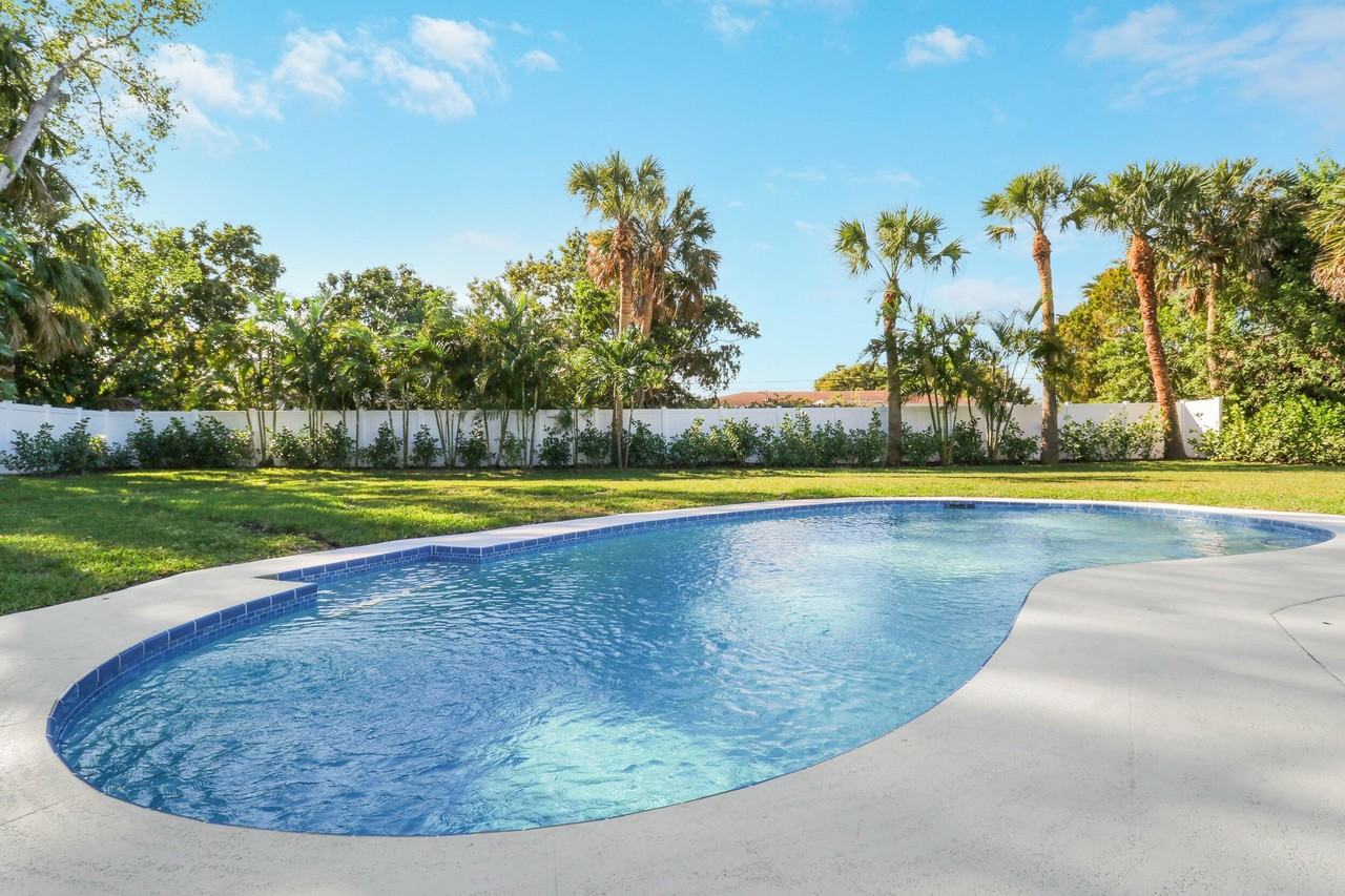 615 Westwind Dr - Photo 7 of 30