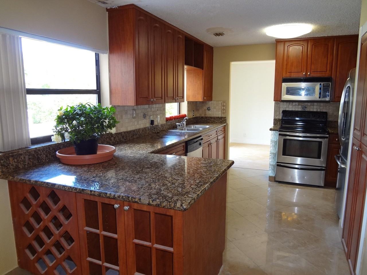 22442 Sea Bass Dr - Photo 4 of 18