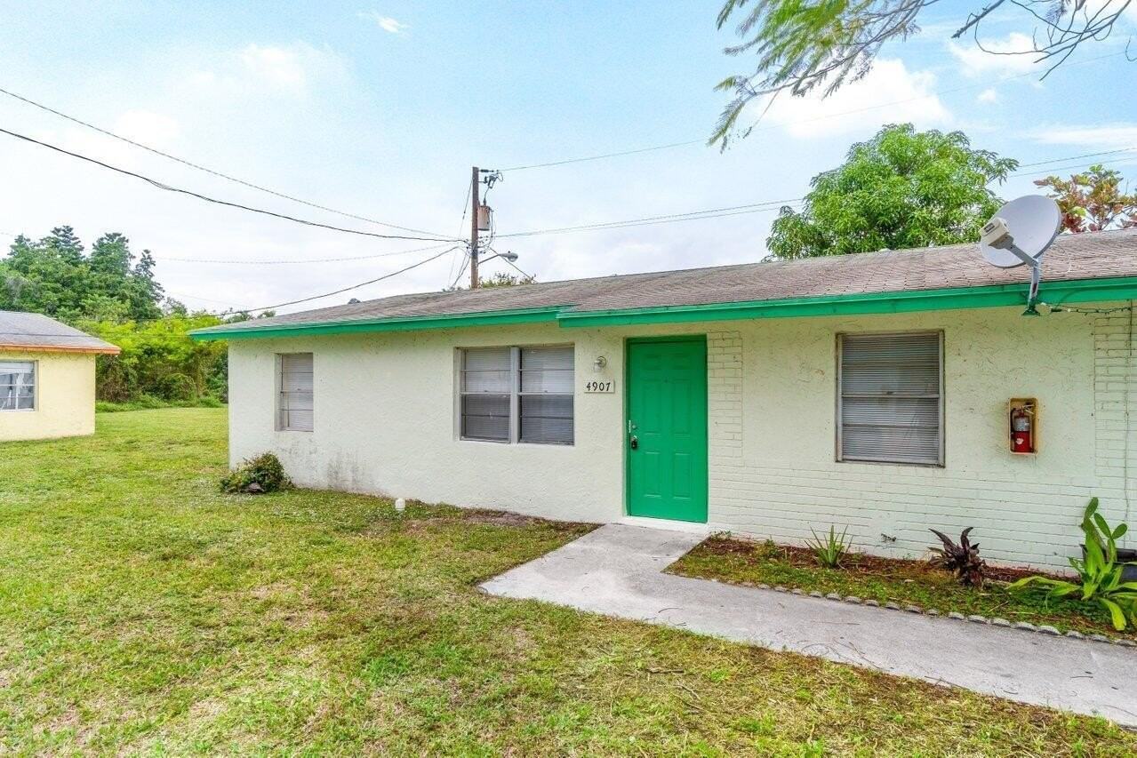 4907 Gulfstream Rd - Photo 2 of 20