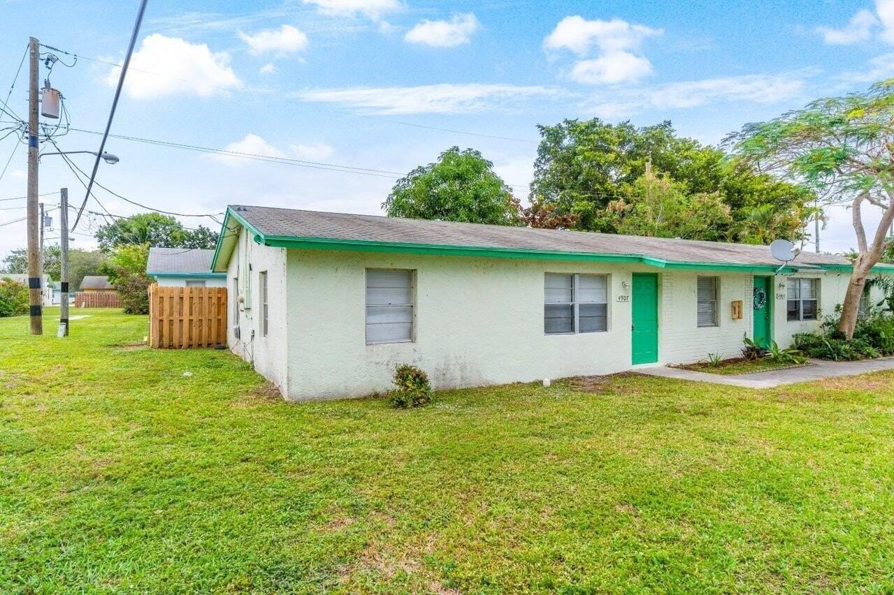 4907 Gulfstream Rd - Photo 3 of 20