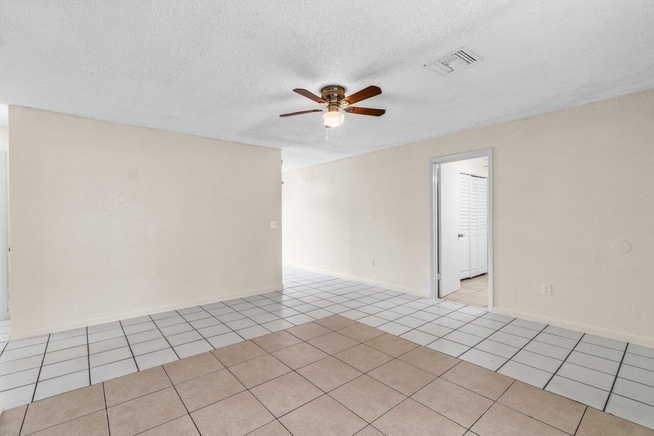 4907 Gulfstream Rd - Photo 7 of 20