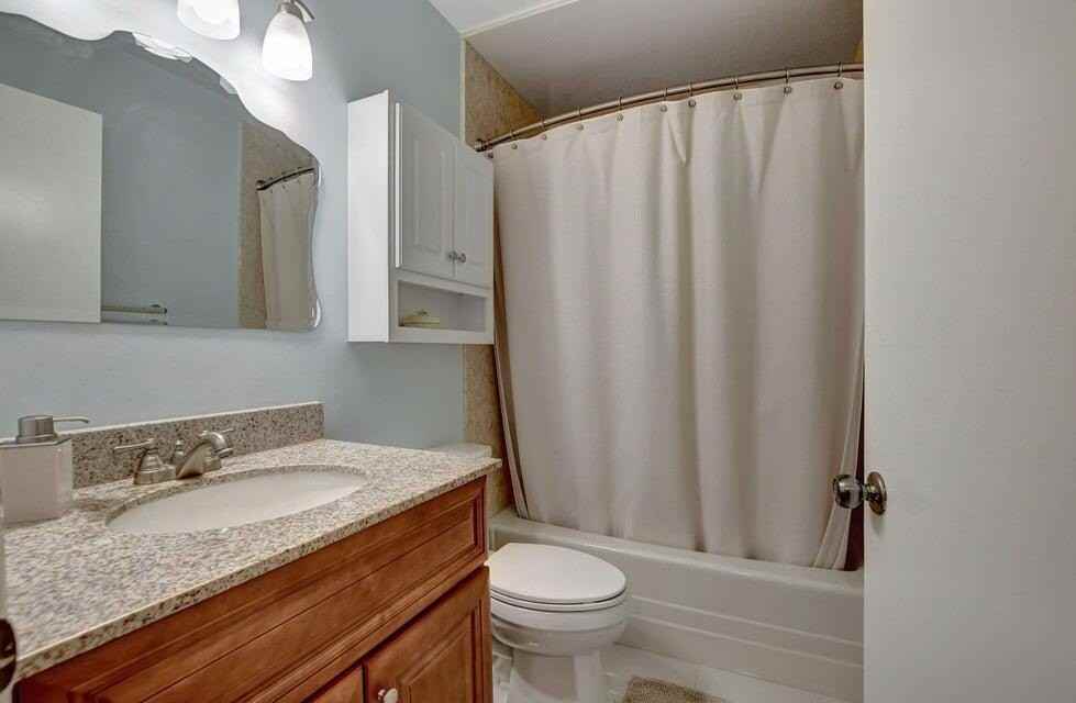 8046 Summerview Ter - Photo 6 of 50