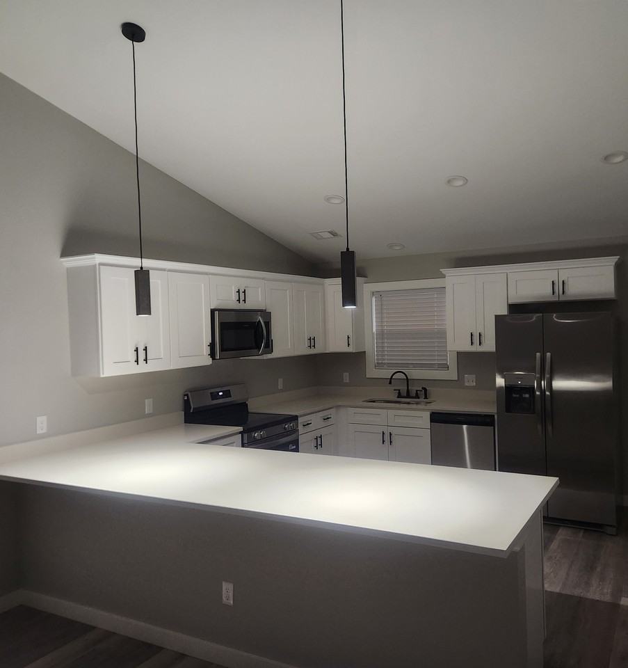 221B Ridgeway St #221B - Photo 2 of 8