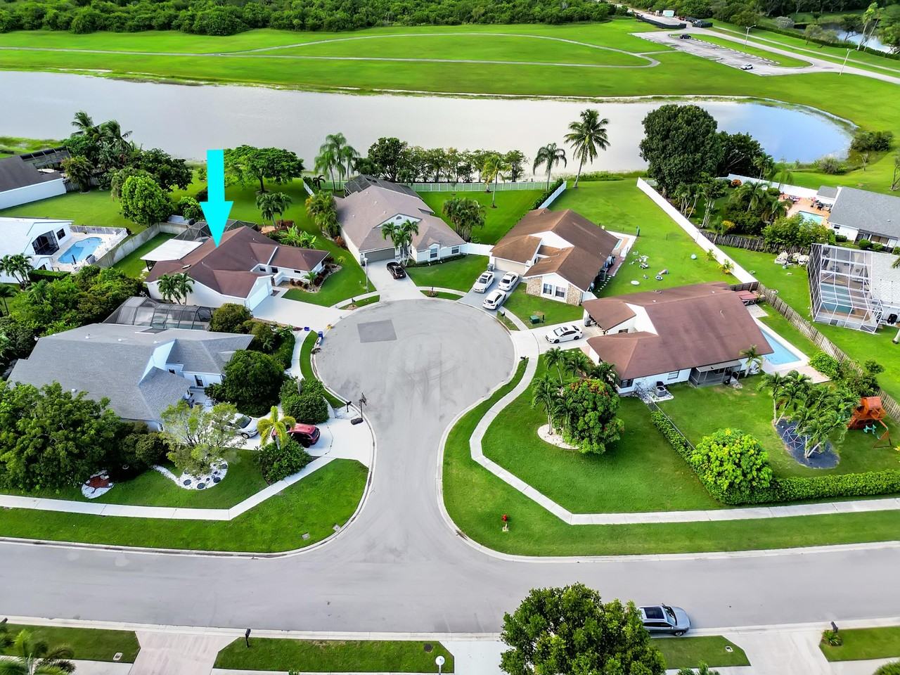 11885 Sunchase Ct - Photo 2 of 30