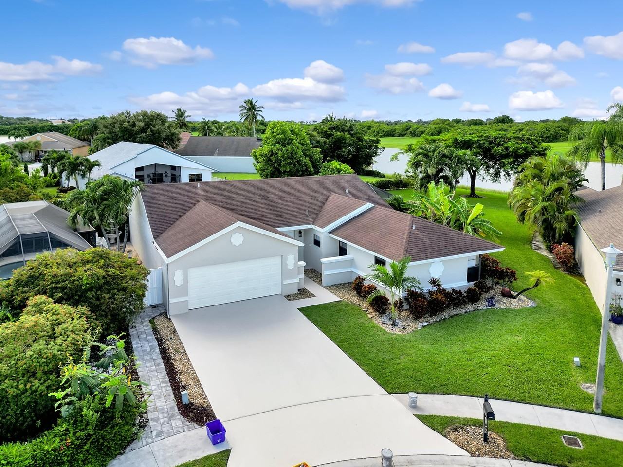 11885 Sunchase Ct - Photo 3 of 30