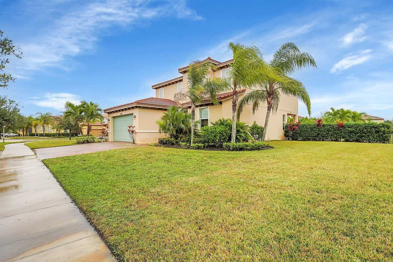 11240 Sw Wyndham Way - Photo 6 of 50