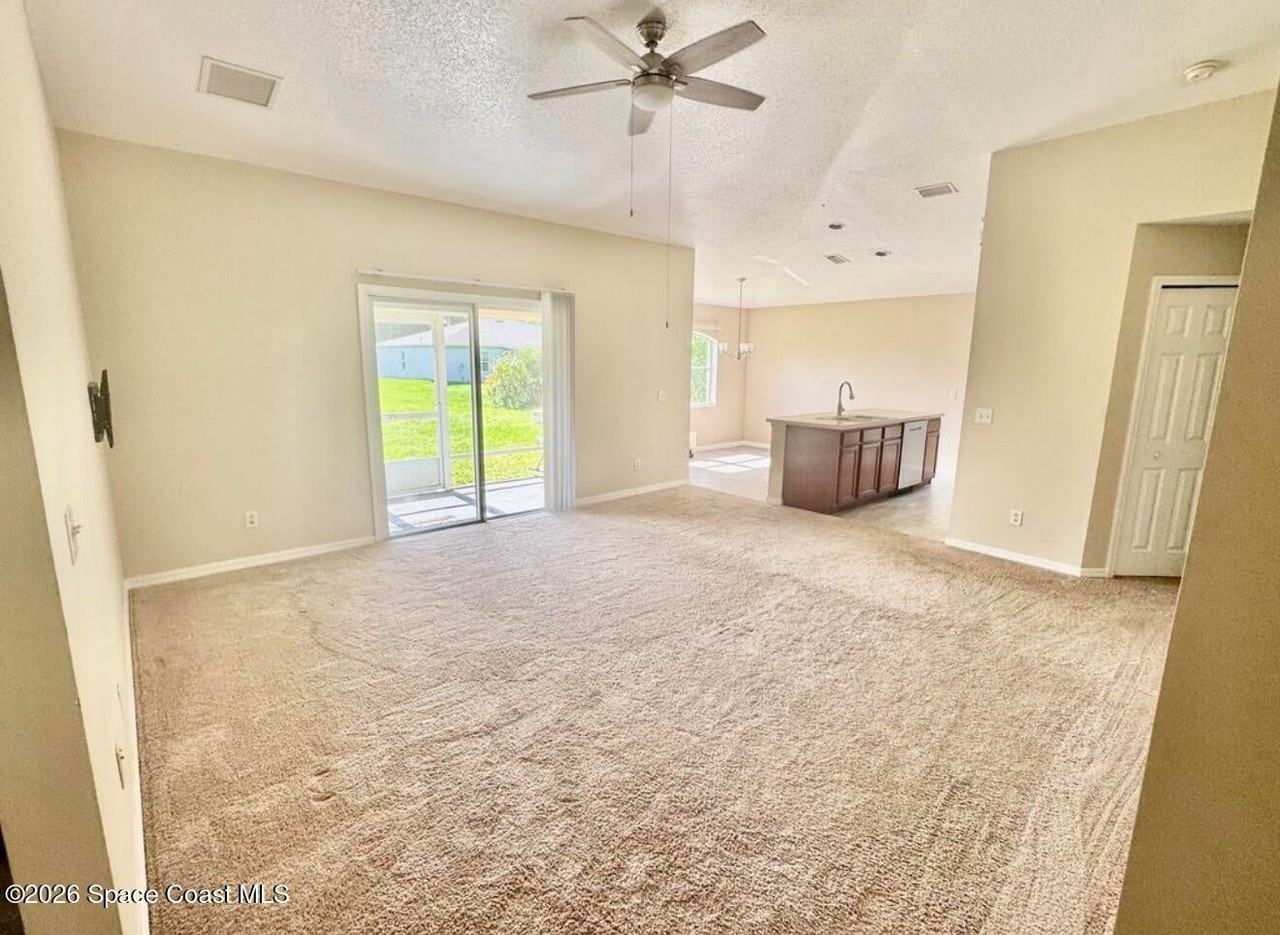 1072 Flintlock Ave Se #1 - Photo 2 of 9