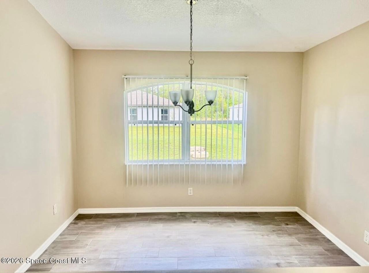 1072 Flintlock Ave Se #1 - Photo 4 of 9