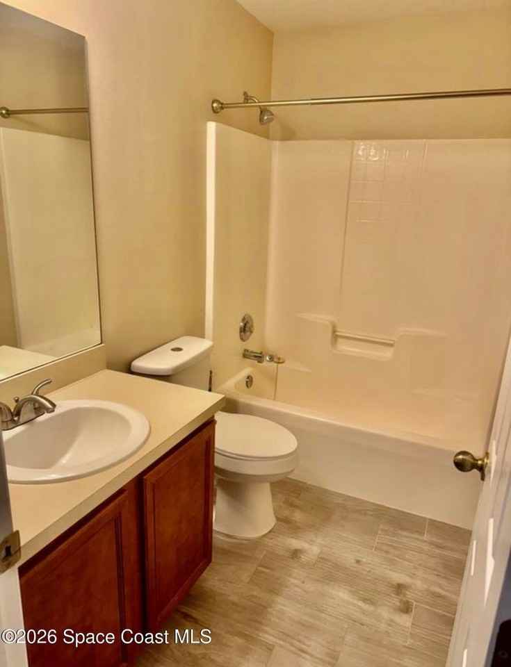 1072 Flintlock Ave Se #1 - Photo 6 of 9