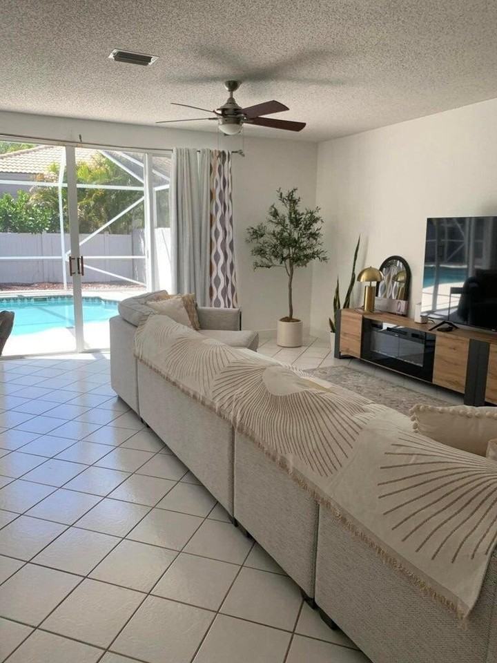 2087 Chagall Cir - Photo 6 of 25