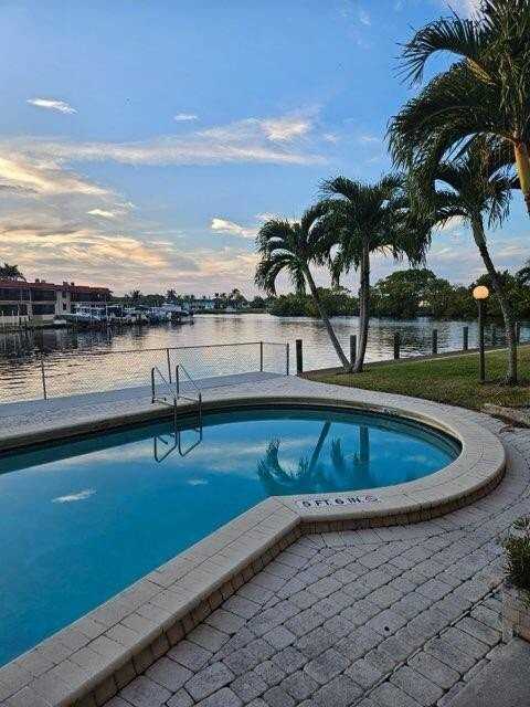 630 Southwind Cir #6 - Photo 2 of 5