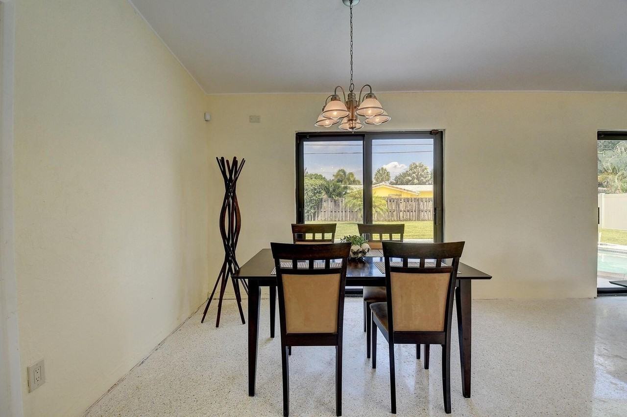 64 Sw 9th Ave - Photo 4 of 15