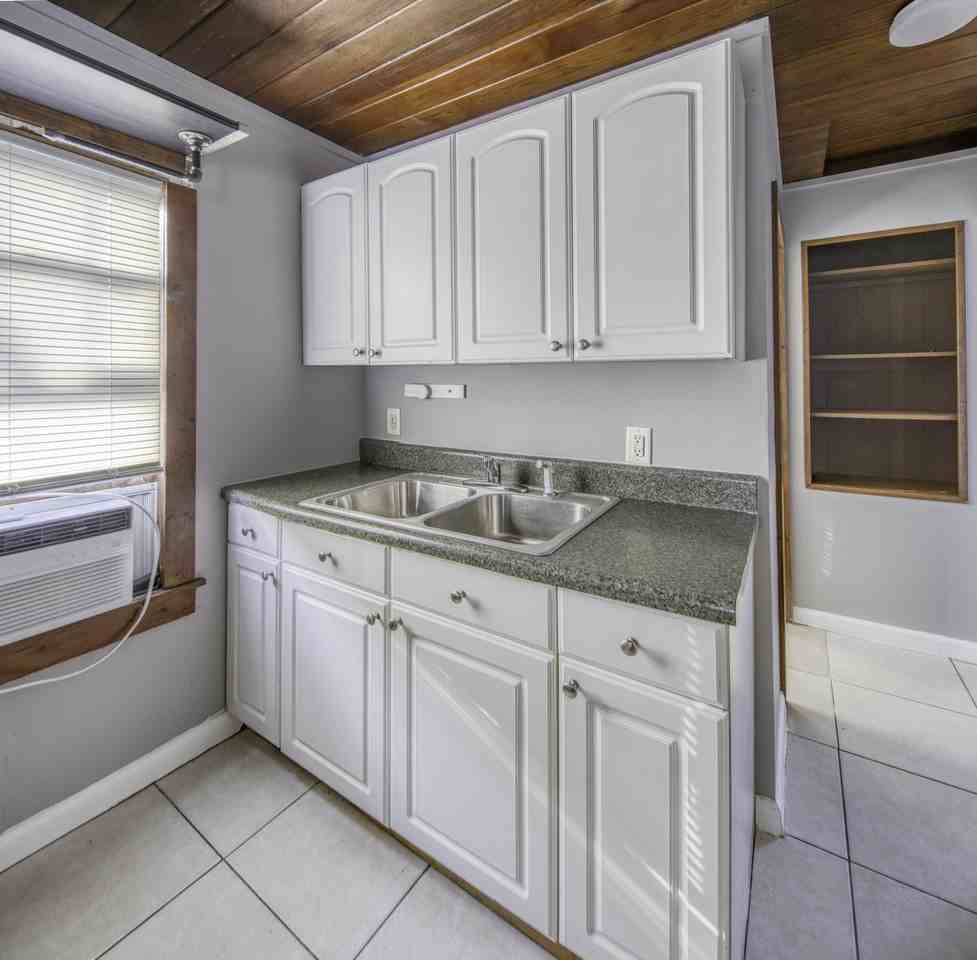 225 S K St #2 - Photo 4 of 9