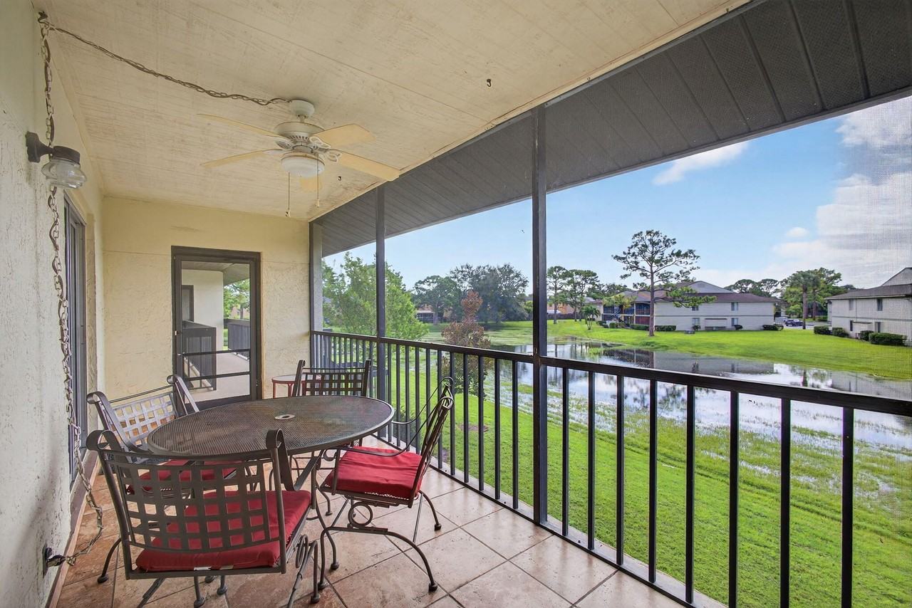 6485 Chasewood Dr #G - Photo 5 of 38