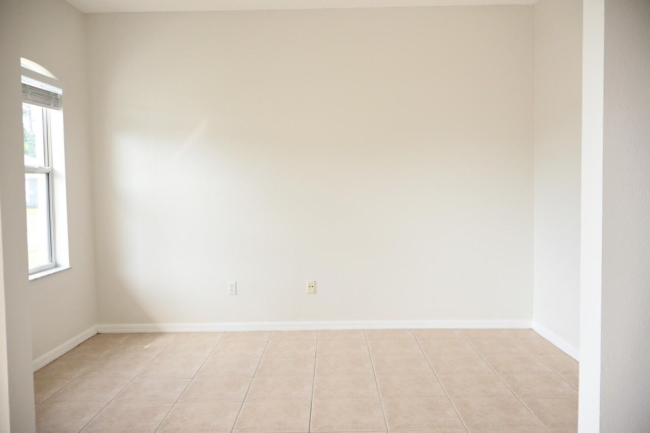 1485 Sw Santiago Ave - Photo 4 of 23