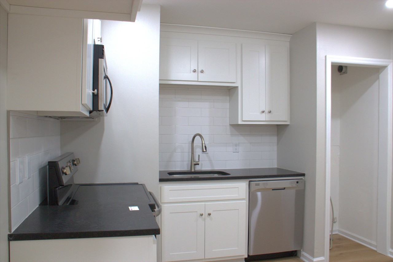 4104 Mcvay St Sw #B - Photo 4 of 10