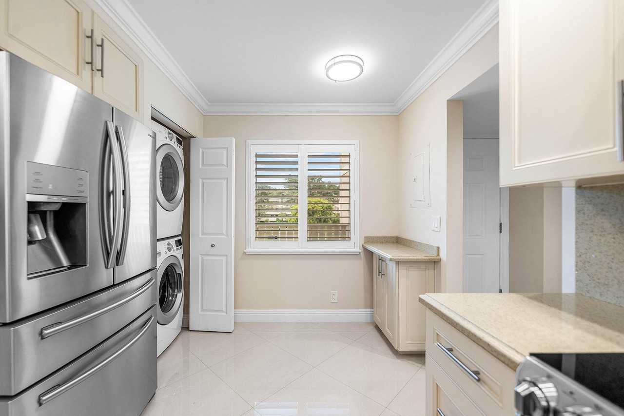 7286 Huntington Ln #301 - Photo 7 of 27