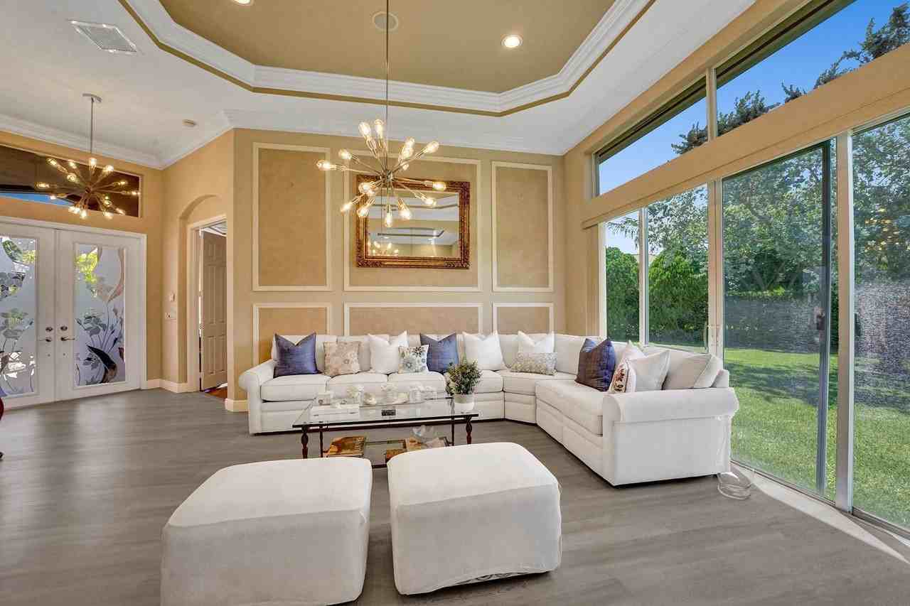 2933 E Fontana Ct - Photo 2 of 17