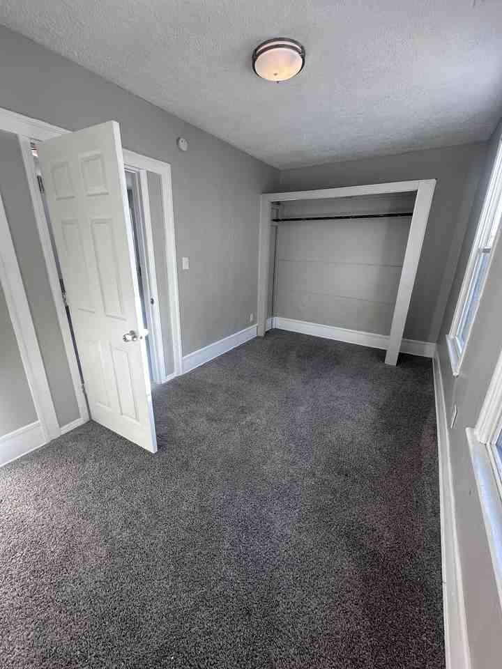 7100 Lawn Ave - Photo 5 of 17