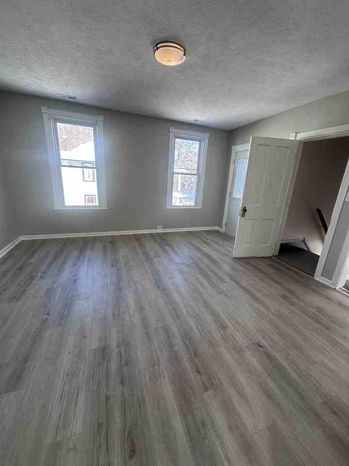 7100 Lawn Ave - Photo 6 of 17