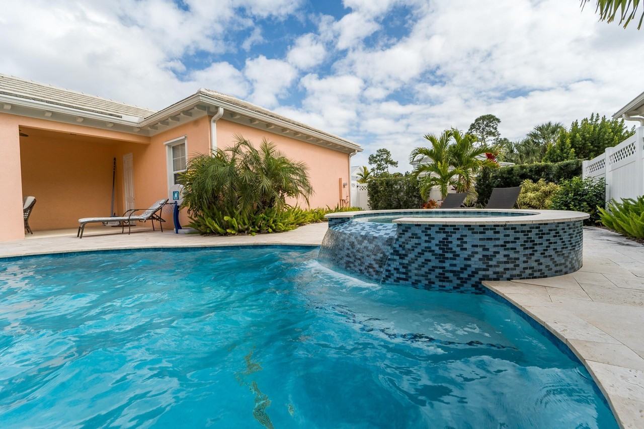 2625 E Community Dr - Photo 3 of 44