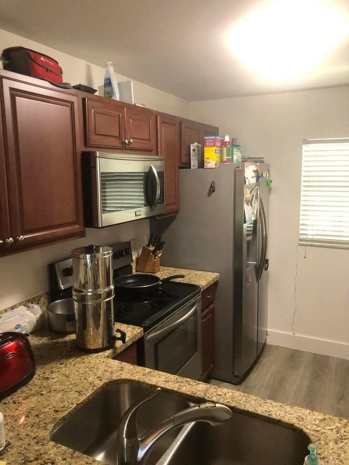 6704 Palmetto Cir S #203 - Photo 3 of 9