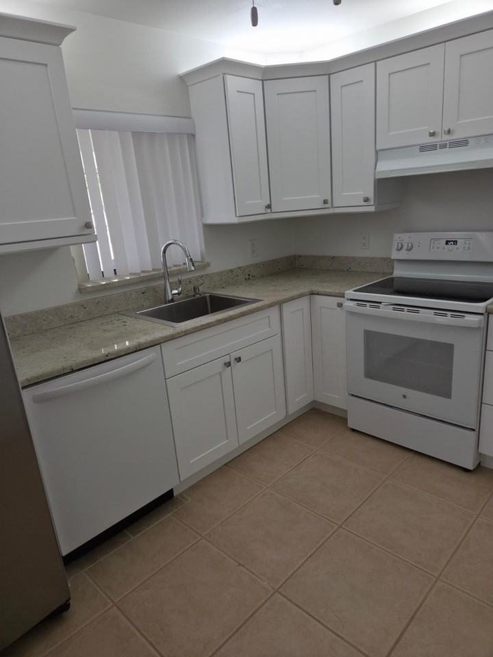 3372 Perimeter Dr - Photo 2 of 9