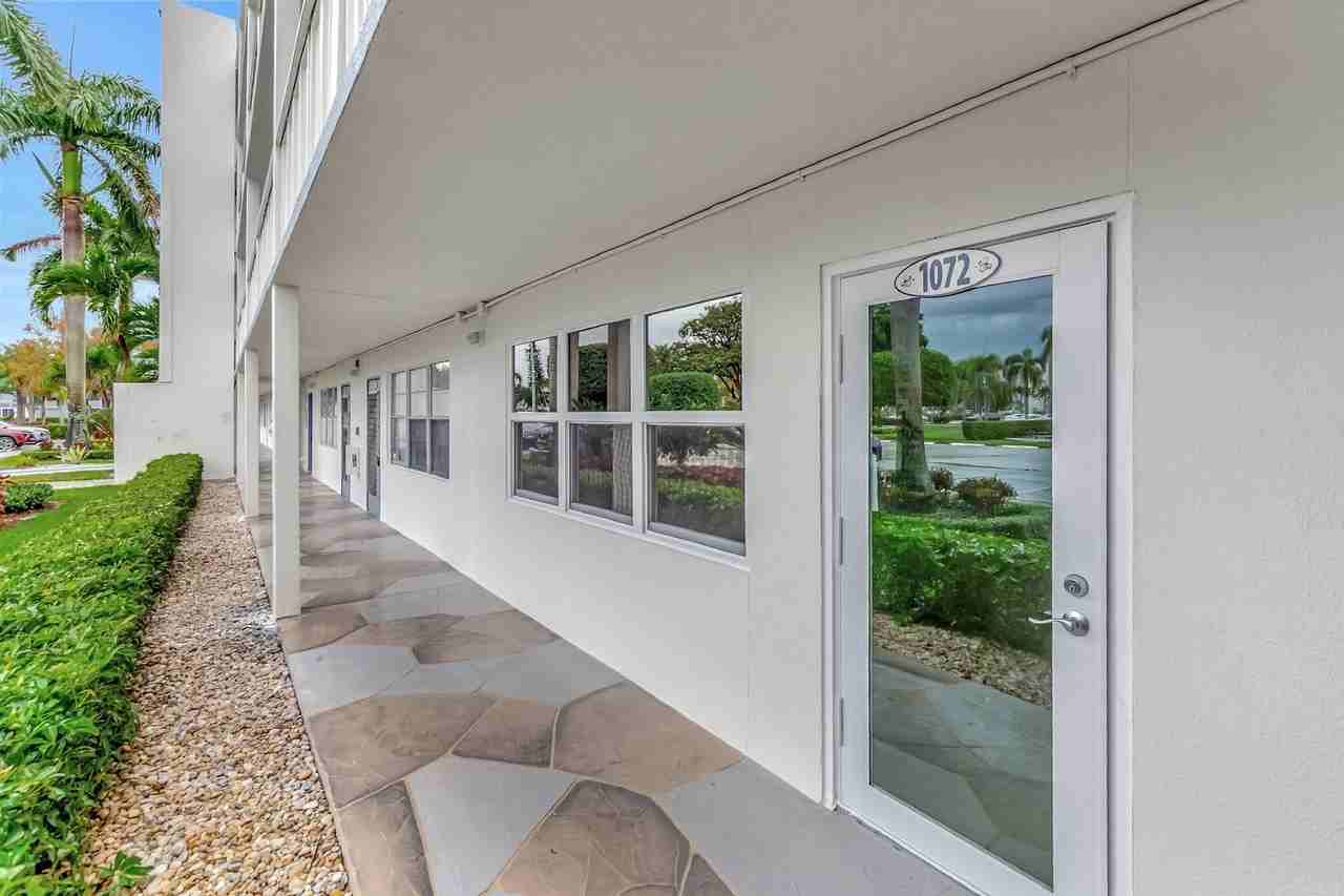 1072 Yarmouth D - Photo 6 of 50