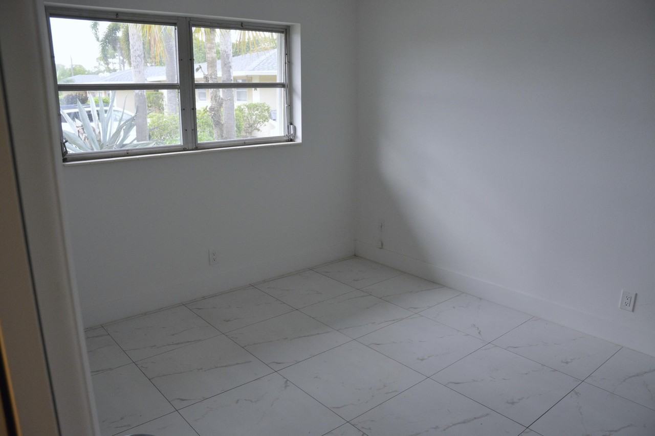 2531 Barkley Dr W #D - Photo 7 of 31