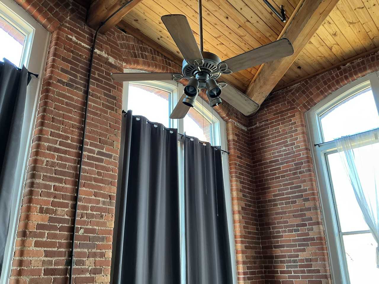 201 South Hoskins Road - 236Unit 236 #236 - Photo 3 of 12