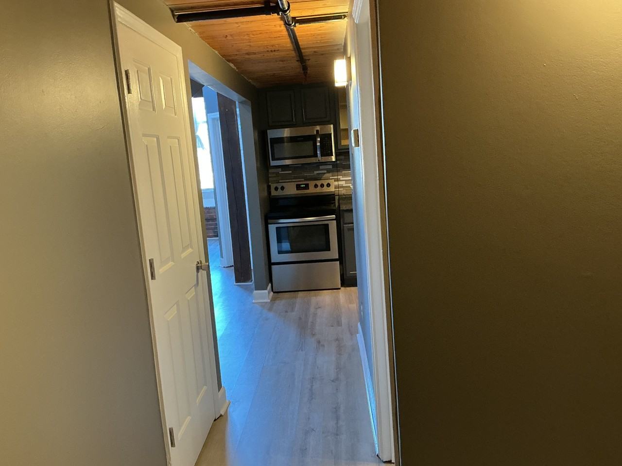 201 South Hoskins Road - 236Unit 236 #236 - Photo 4 of 12