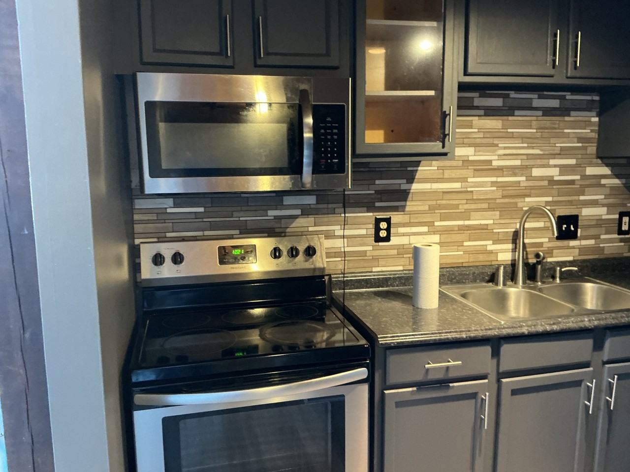 201 South Hoskins Road - 236Unit 236 #236 - Photo 5 of 12