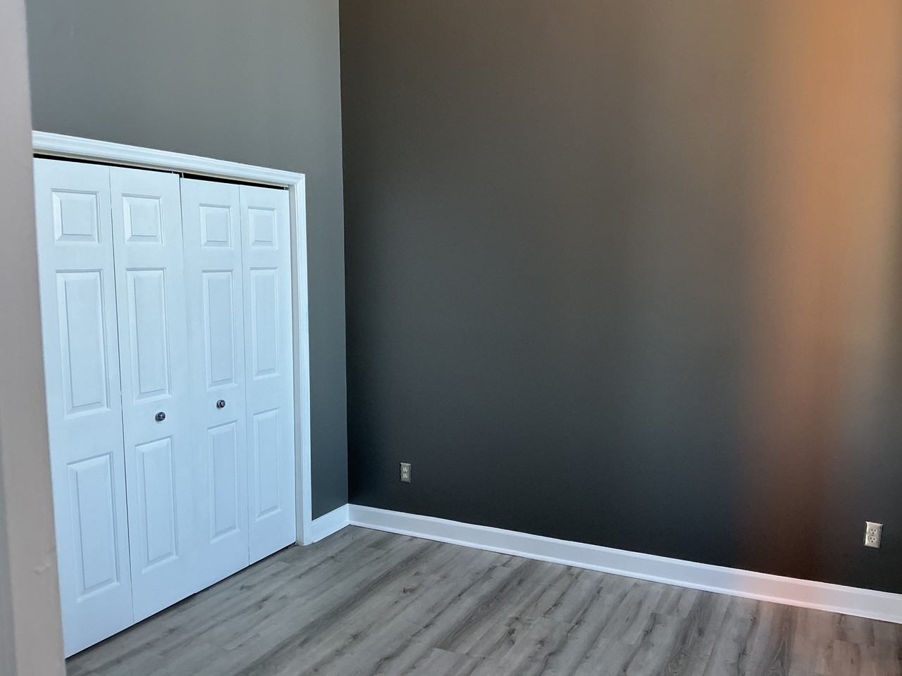 201 South Hoskins Road - 236Unit 236 #236 - Photo 7 of 12