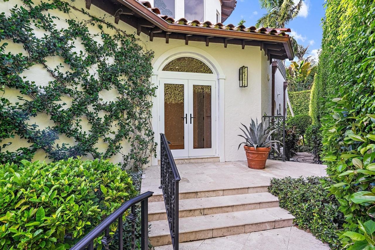 245 Everglade Ave - Photo 6 of 36